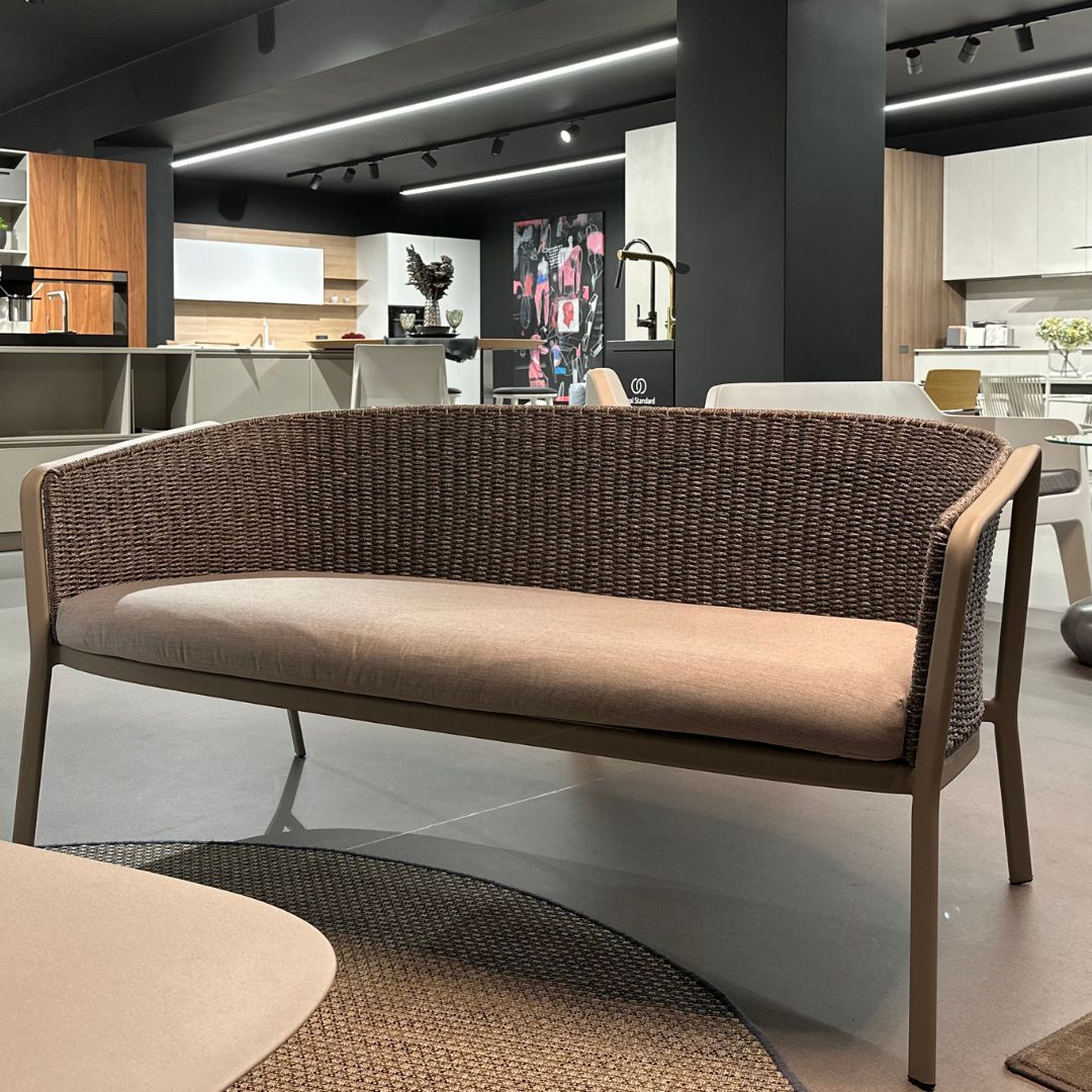 Seduta Outdoor Emu Carousel gruppo 1 divano + 2 poltrone+ 2 tavolini bassi - ArkProject